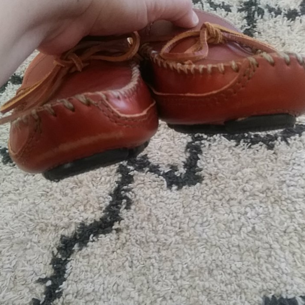 SOLD🛑 MINNETONKA LEATHER MOCCASINS - Picture 7 of 8